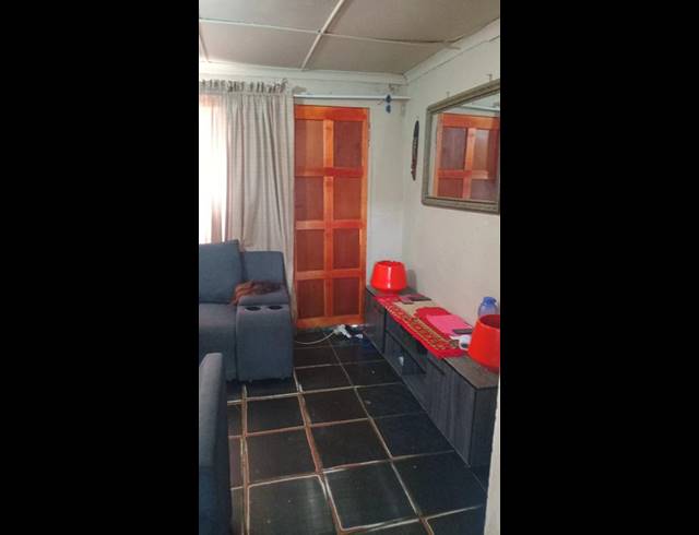 2 BEDROOM HOUSE FOR SALE IN ROCKLANDS